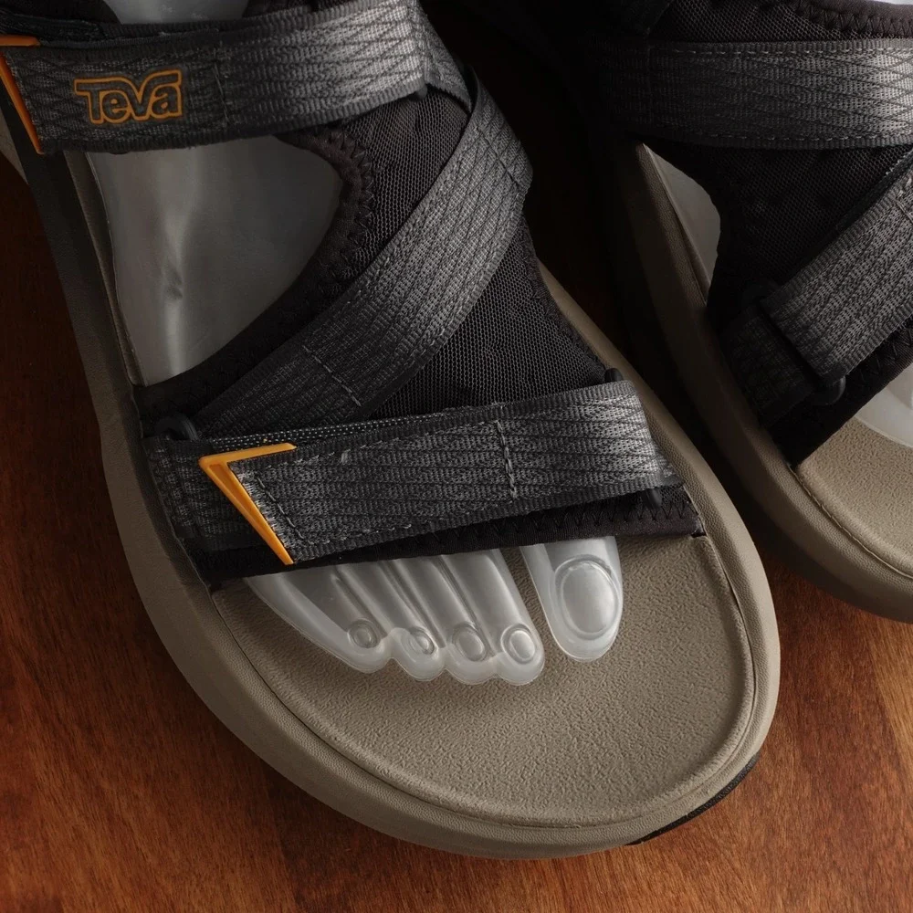 Teva Sandals Mens SZ 8 BLK Tan Aventrail R2T Outdoor Gorpcore Trail Running Shoe